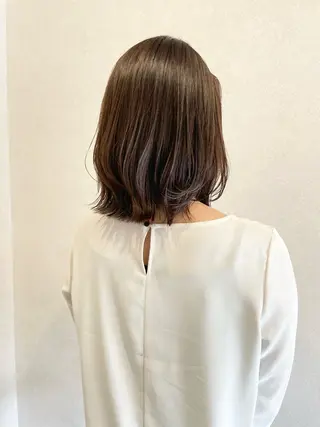 ミディアム カラー EIIR 玉造.のヘアスタイル