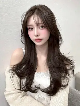 ロング カラー 鍋島 美華のヘアスタイル