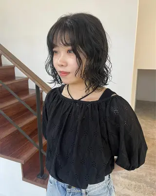 ミディアム カラー パーマ イタヤ マイカのヘアスタイル