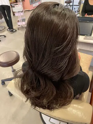 セミロング to youハイライトのヘアスタイル