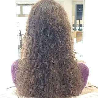 ロング キンジョウ エナミのヘアスタイル