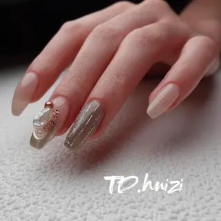 セミロング めぐみのネイルサロン スタッフ練習のネイルデザイン