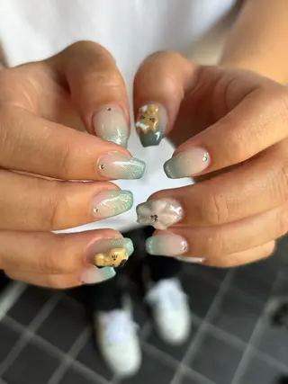 ネイル 🪐富島彩夏 /海外nail🪐のネイルデザイン
