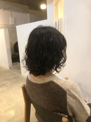 ミディアム パーマ 竹内 絢香のヘアスタイル