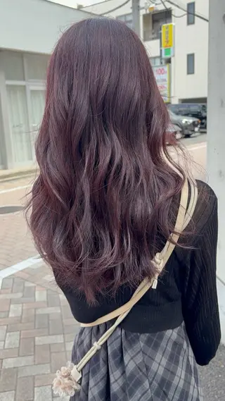 ロング 鶴谷 麻衣のヘアスタイル