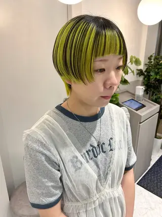 ショート カラー 薄田 珠美のヘアスタイル