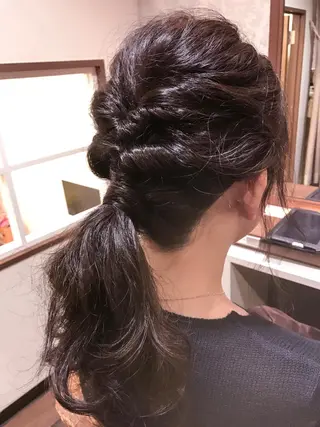 ロング カラー ヘアアレンジ ひろせ かなのヘアスタイル