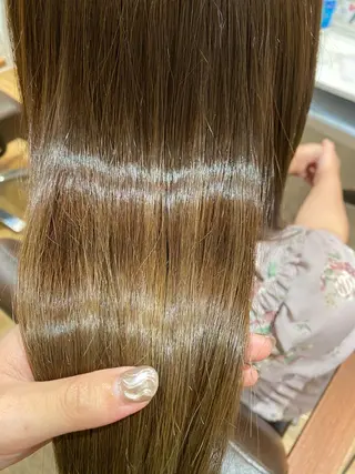 セミロング カラー 新谷 桃子のヘアスタイル