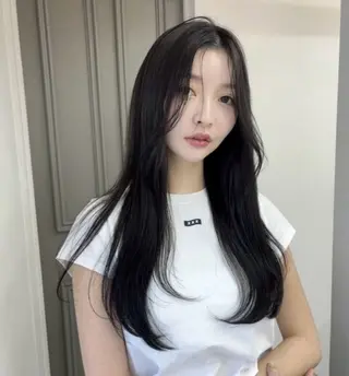 カラー Cocoro 艶カラーのヘアスタイル