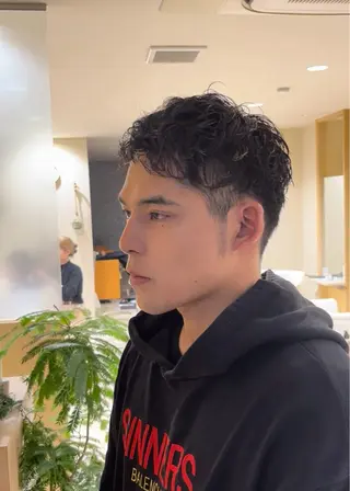 ショート パーマ メンズ 山口 陸のヘアスタイル
