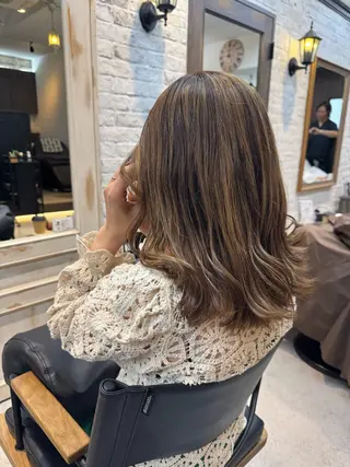 ミディアム 西出 茉燦のヘアスタイル