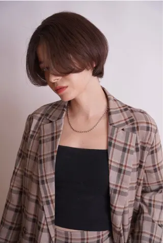 ショート カラー 小顔レイヤー/ ベージュ🤍Rieのヘアスタイル