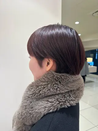 ショート カラー タイトボブ個性派カラ ーAKANEのヘアスタイル