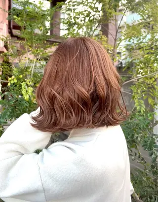 ミディアム カラー 岡村 莉穂のヘアスタイル