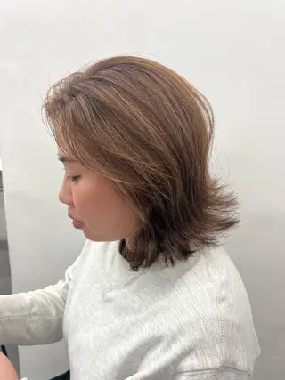 ミディアム ハイトーン /愛子のヘアスタイル