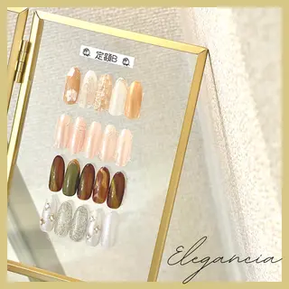 カラー ネイル Elegancia. Hiromiのネイルデザイン