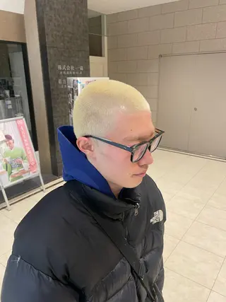 ショート カラー メンズ 岩崎 唯人のヘアスタイル