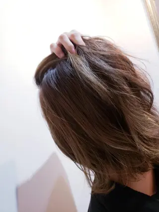 カラー 饒平名 知也のヘアスタイル