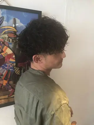 ショート パーマ メンズ 吉田 俊輔のヘアスタイル