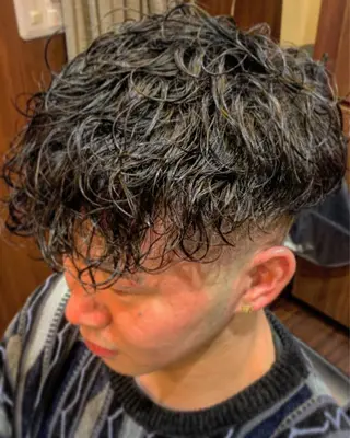 ショート パーマ メンズ 羽木 隆徒のヘアスタイル