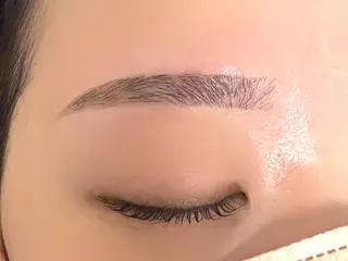 アイブロウ Emiy BeautyLushのマツエク・マツパデザイン