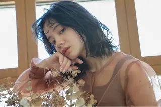 ミディアム カラー 中川 茜里のヘアスタイル