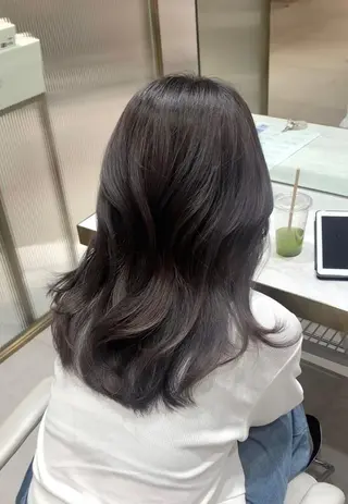 セミロング カラー ヘアアレンジ 内田 志乃のヘアスタイル