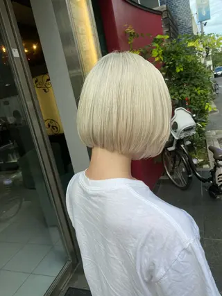 ショート カラー ホワイト系はお任せ /ブリーチ/店長岩崎のヘアスタイル