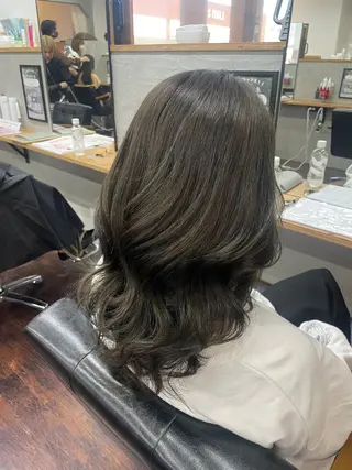 セミロング カラー ルプラボウ/豊川 篠島 みなみのヘアスタイル