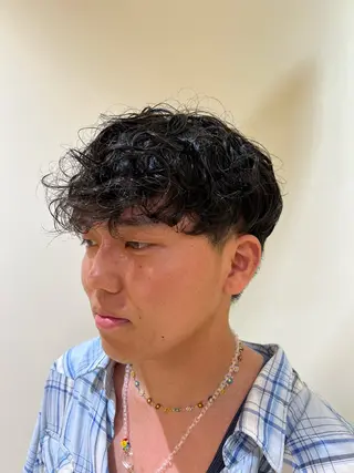 ミディアム パーマ メンズ 最高の髪質改善🩵 艶カラー 惠美のヘアスタイル