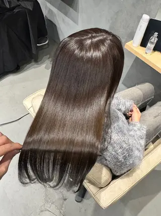 ロング ブリーチ縮毛矯正/ 複雑履歴🉑/タイチのヘアスタイル