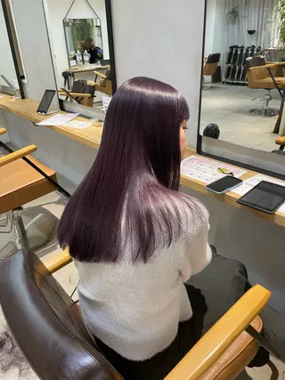 ロング カラー ミルクティー× グレージュMOMOのヘアスタイル