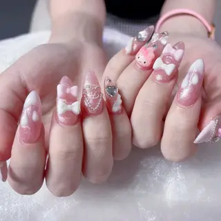 ネイル Queens テイのネイルデザイン