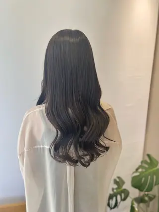 ロング カラー 佐々木 美帆のヘアスタイル