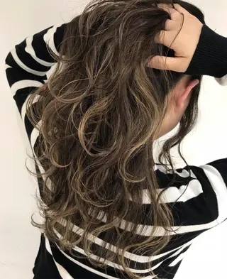 ロング カラー ヘアアレンジ 似合わせ💖トレンド ✨TAKAMI😊のヘアスタイル