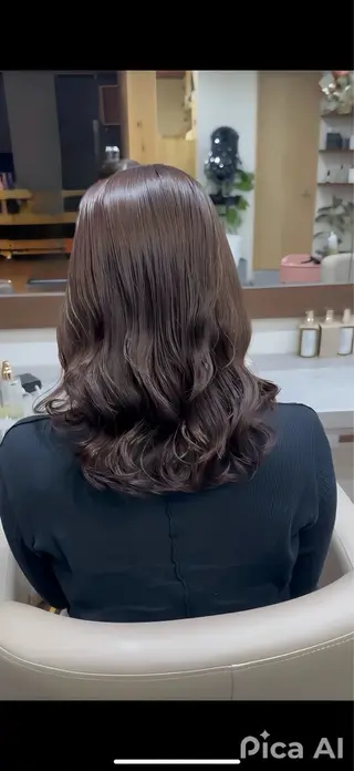 ミディアム コテ巻き/パーマ/艶 透明感/荻原凜太郎のヘアスタイル