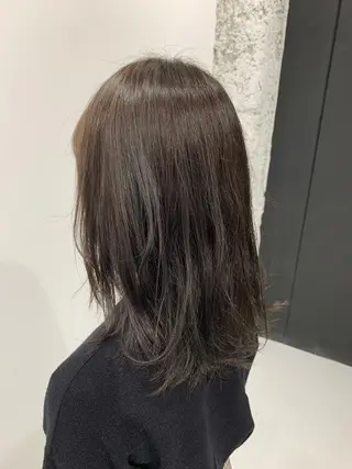 セミロング カラー TAKUMI .のヘアスタイル