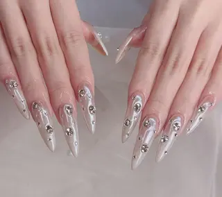 ネイル queensnail 🧸mikaのネイルデザイン