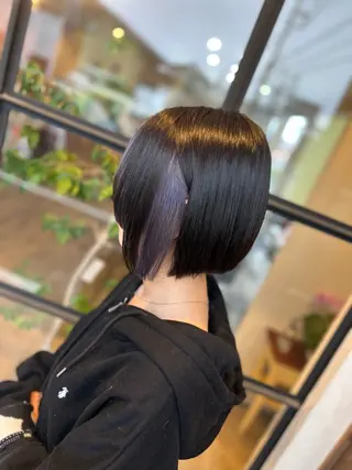 ショート カラー 井上 花音のヘアスタイル