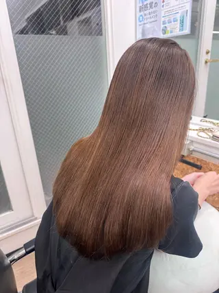 カラー 吉松 ここみのヘアスタイル