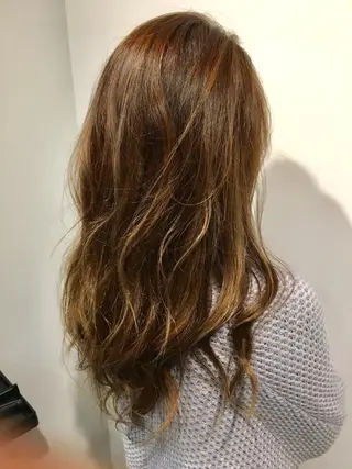 セミロング カラー パーマ 【白髪ぼかし】 矢内　夏輝のヘアスタイル