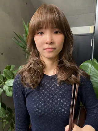 ミディアム レイヤーカット\ウル フ　chinatsuのヘアスタイル