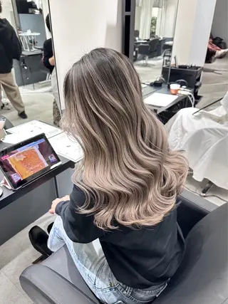 カラー Hina‪🔆‬ CIERA南船場のヘアスタイル