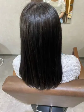 カラー Bish Yanaのヘアスタイル