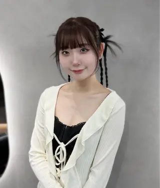 ヘアアレンジ ハイトーン デザインカラーのヘアスタイル