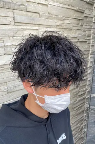 ショート パーマ メンズ 塩谷黎✨イルミナ カラーメンズパーマ✨のヘアスタイル