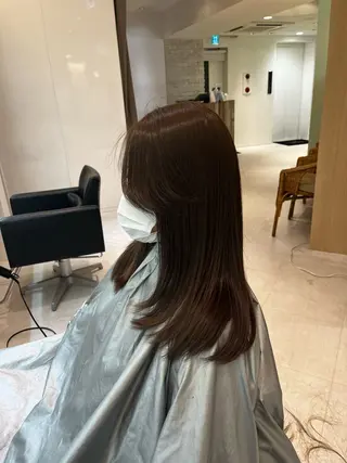 セミロング 赤み消し透明感カラー オオヤマのヘアスタイル
