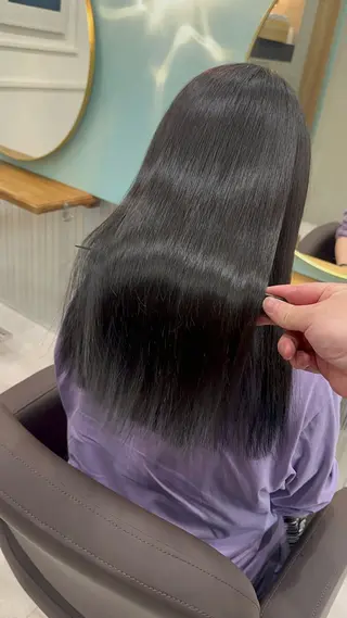 ロング カワカミ ユウダイのヘアスタイル