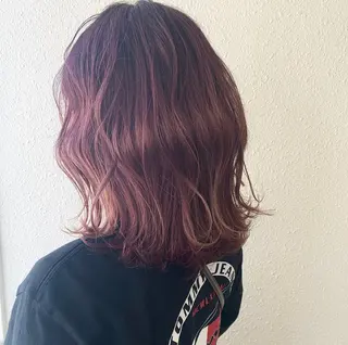 ミディアム カラー iLi 《イリ》のヘアスタイル