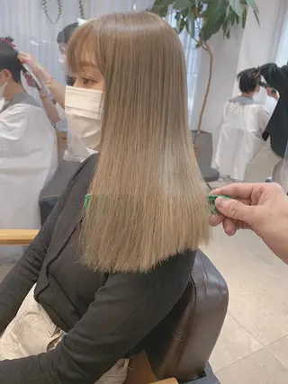 セミロング カラー ヘアアレンジ メンズ キッズ ネイル マツエク・マツパ ハイトーンボブ 前田 表参道 グレージュのヘアスタイル